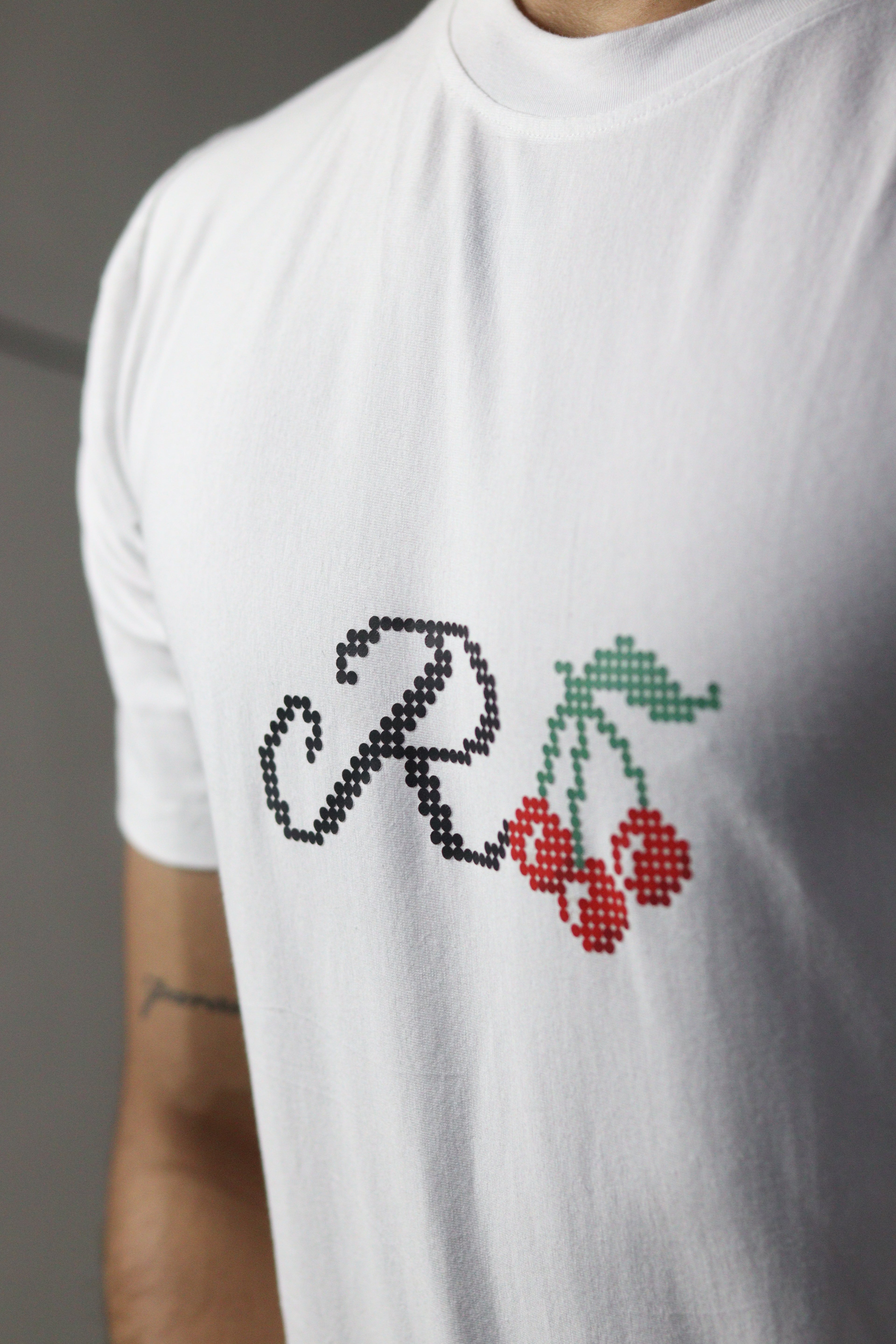 REGULAR FIT GRAPHIC PRINT T-SHIRT - WHITE